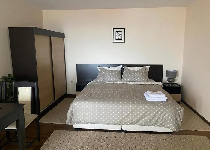 Comfortable And Affordable Big Апартаменты Банско